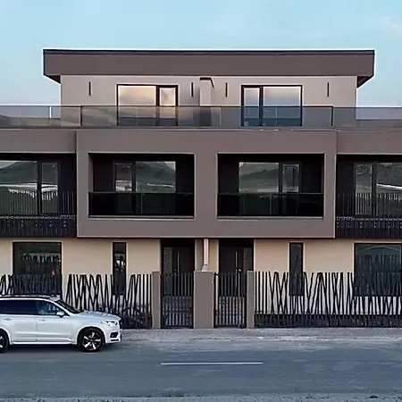 Villa Boutique House By The