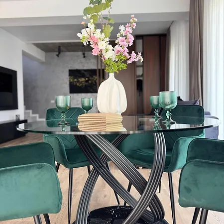 Villa Boutique House By The